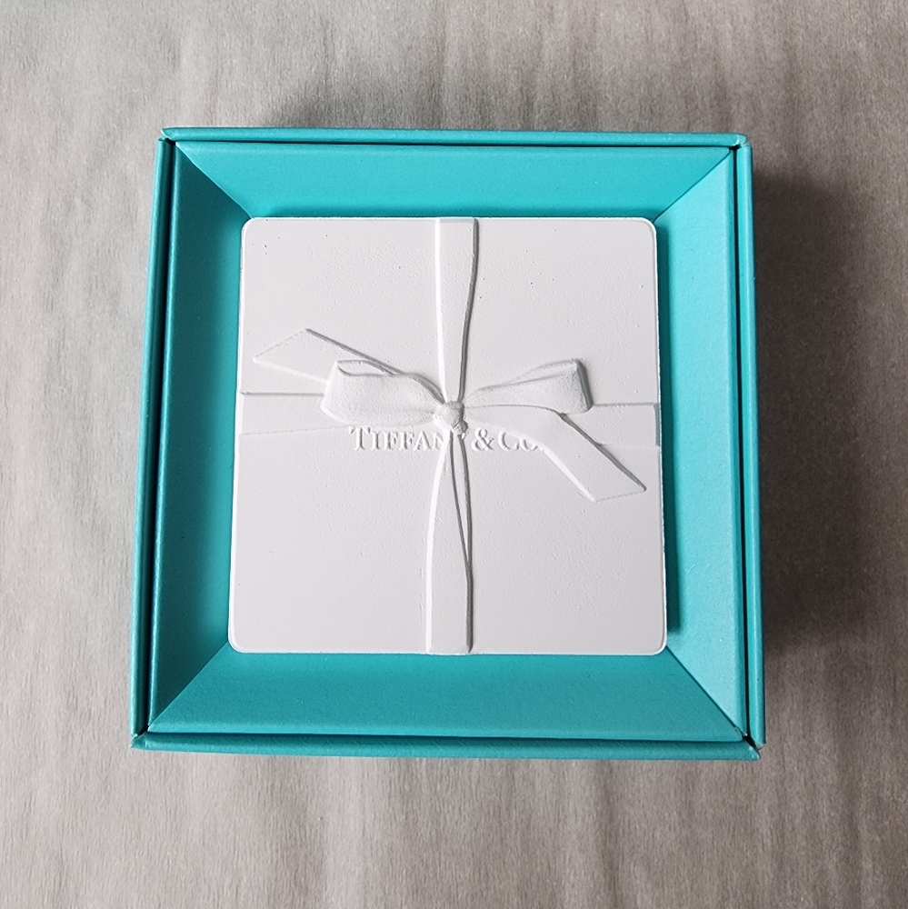 TIFFANY & Co. Perfume Your Ceramic Tile Fragrance DIFFUSER 2” x 2” NEW IN BOX